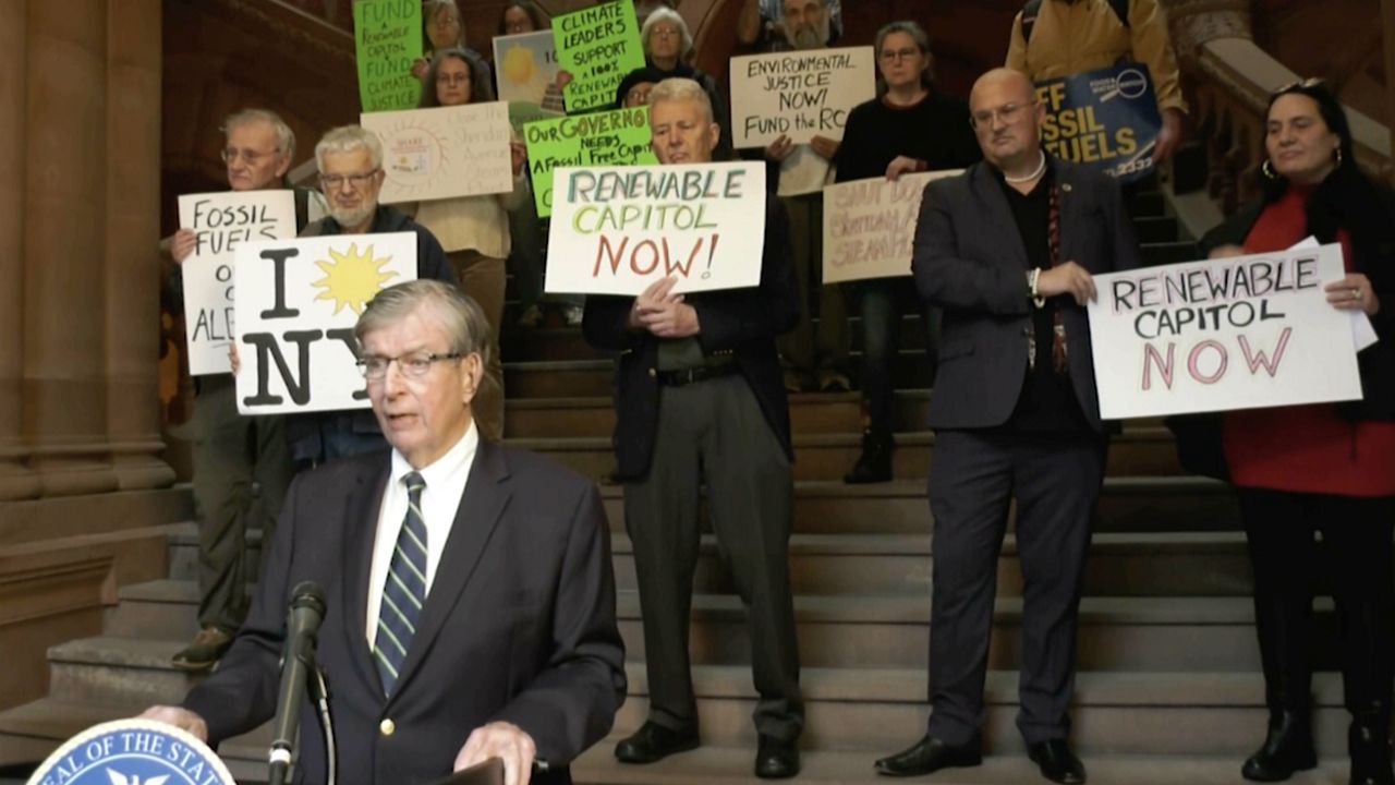 Climate activists call for energy overhaul state capitol - Vimarsana News